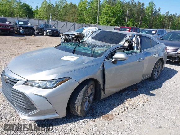 2019 Toyota Avalon XLE z VIN 4T1BZ1FB9KU004259, wystawiony jako IAAI lot #42033958 z przebiegiem 82 640 mil mil oraz . Historia ofert i sprzedaży dostępna na DreamBid. Obrazek 6.