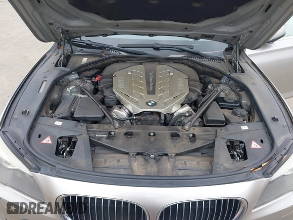 2011 BMW 7 Series 750Li xDrive with VIN WBAKC8C53BC432280, listed as a IAAI auction lot 41520006 with 114,135 mi miles. Bid and sale history available at carsss.com. Image 10.