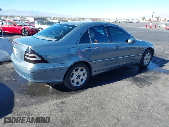 2005 Mercedes-Benz C 240 with VIN WDBRF61J85A764789, listed as a IAAI auction lot 41319572 with 8,921 mi miles and . Bid and sale history available at DreamBid. Image 4.