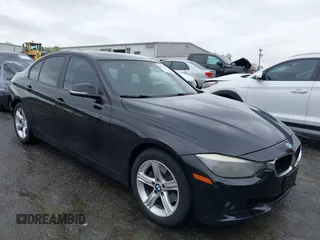 2015 BMW 3 Series 328i xDrive z VIN WBA3B5C55FP654730, wystawiony jako IAAI lot #41578639 z przebiegiem 173 935 mil mil oraz . Historia ofert i sprzedaży dostępna na DreamBid. Obrazek 1.