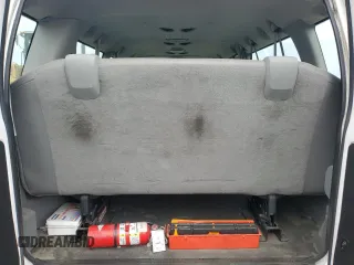 2009 Ford Econoline Passenger XL z VIN 1FBSS31L69DA15433, wystawiony jako Copart lot #59523185 z przebiegiem 338 840 mil mil oraz Czysty tytuł • Clean title. Historia ofert i sprzedaży dostępna na DreamBid. Obrazek 10.