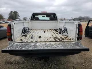 2006 GMC Sierra 2500HD SLE1 with VIN 1GTHK24UX6E131969, listed as a Copart auction lot 49069085 with 173,120 mi miles and Salvage title. Bid and sale history available at DreamBid. Image 6.