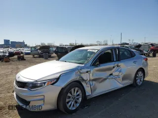 2017 Kia Optima LX z VIN 5XXGT4L33HG148818, wystawiony jako Copart lot #52199705 z przebiegiem 87 623 mil mil oraz Szkoda całkowita • Salvage title. Historia ofert i sprzedaży dostępna na DreamBid. Obrazek 1.