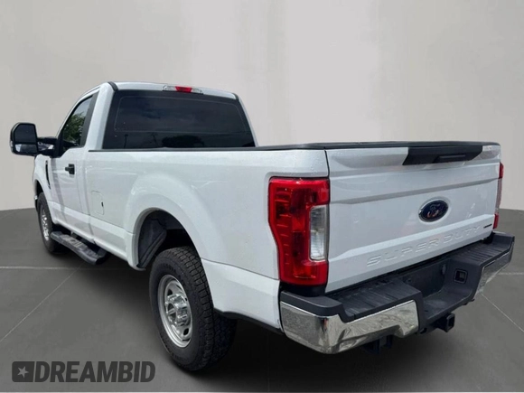 2017 Ford F-250 XL with VIN 1FTBF2A61HED40164, listed as a Copart auction lot 59527925 with 163,114 mi miles and Clean title. Bid and sale history available at DreamBid. Image 3.