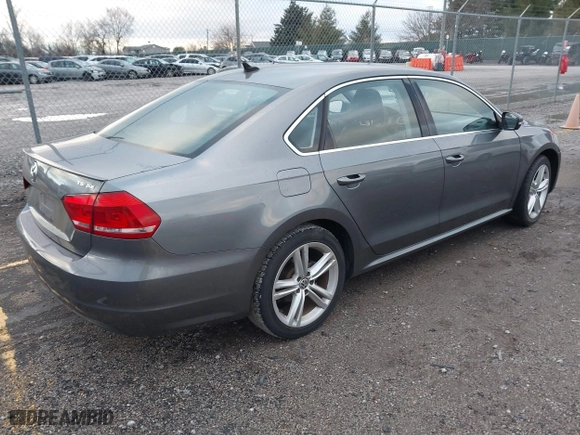 2014 Volkswagen Passat SE w/Sunroof with VIN 1VWBS7A32EC057808, listed as a IAAI auction lot 41208311 with 91,362 mi miles. Bid and sale history available at carsss.com. Image 4.