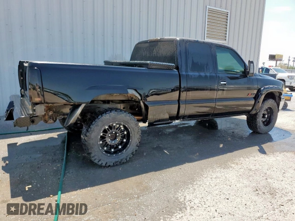 2002 Chevrolet Silverado 1500 LS with VIN 1GCEK19T12Z257038, listed as a Copart auction lot 56856265 with 205,764 mi miles and Clean Title. Bid and sale history available at DreamBid. Image 3.