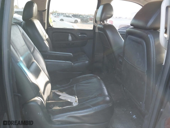2011 Chevrolet Suburban LTZ with VIN 1GNSCKE00BR353106, listed as a IAAI auction lot 41393001 with 252,968 mi miles. Bid and sale history available at carsss.com. Image 8.