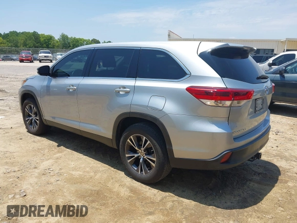 2019 Toyota Highlander LE with VIN 5TDZARFH0KS061239, listed as a IAAI auction lot 42601981 with 216,288 mi miles and . Bid and sale history available at DreamBid. Image 3.