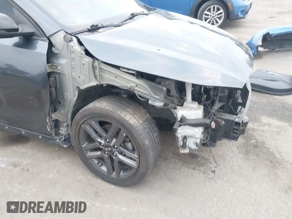 2021 Kia Forte GT-Line z VIN 3KPF34AD9ME316424, wystawiony jako IAAI lot #41467687 z przebiegiem 86 059 mil mil oraz . Historia ofert i sprzedaży dostępna na DreamBid. Obrazek 18.