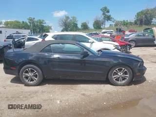 2014 Ford Mustang V6 с VIN 1ZVBP8EM5E5243910, выставлен на аукционе IAAI как лот 42648737 с пробегом 251 987 миль миль и . История ставок и продаж доступна на DreamBid. Изображение 13.