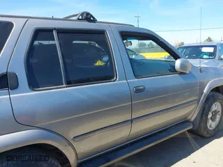 2001 Nissan Pathfinder SE with VIN JN8DR09Y41W587712, listed as a IAAI auction lot 41859316 with 196,342 mi miles. Bid and sale history available at carsss.com. Image 12.