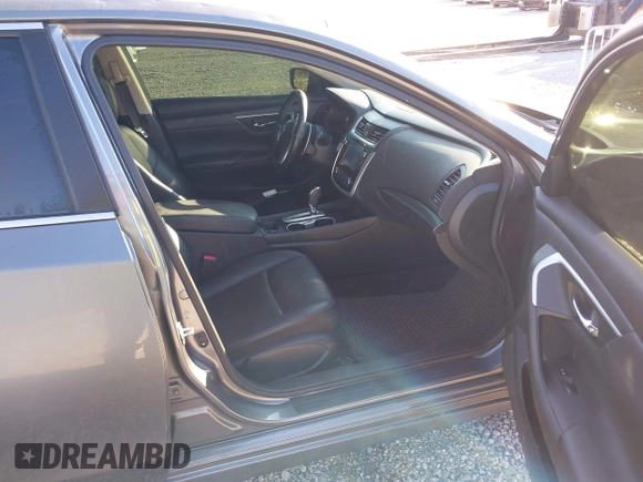 2018 Nissan Altima 2.5 SR with VIN 1N4AL3AP7JC240029, listed as a IAAI auction lot 41883209 with 77,190 mi miles. Bid and sale history available at carsss.com. Image 5.
