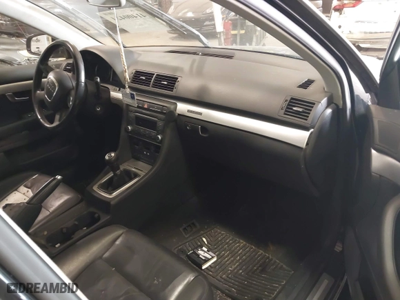 2008 Audi A4 2.0T with VIN WAUDF78E98A042940, listed as a IAAI auction lot 41400424 with 151,554 mi miles. Bid and sale history available at carsss.com. Image 5.