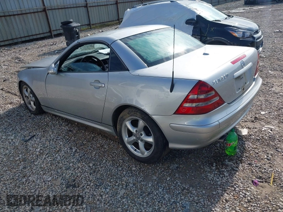 2001 Mercedes-Benz SLK 230/320 with VIN WDBKK65F81F191120, listed as a IAAI auction lot 42173910 with 128,035 mi miles and . Bid and sale history available at DreamBid. Image 3.