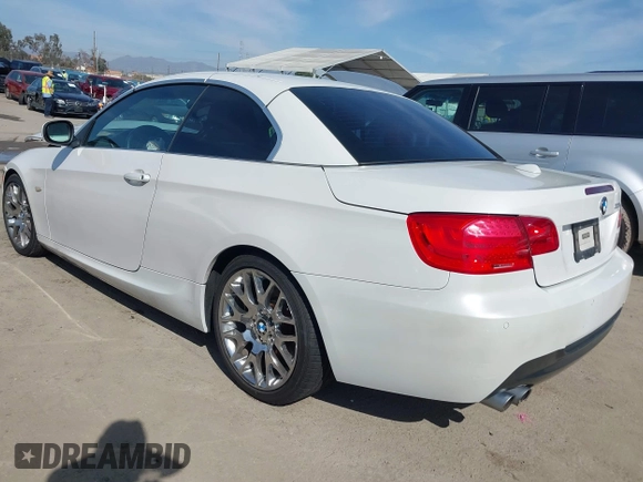 2011 BMW 3 Series 328i with VIN WBADW3C54BE542049, listed as a IAAI auction lot 41592457 with 32,702 mi miles. Bid and sale history available at carsss.com. Image 3.