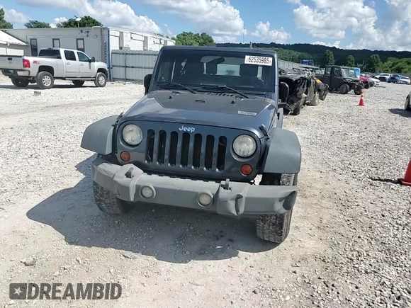 2008 Jeep Wrangler X z VIN 1J4FA24178L619687, wystawiony jako Copart lot #62535985 z przebiegiem 137 710 mil mil oraz Szkoda całkowita • Salvage title. Historia ofert i sprzedaży dostępna na DreamBid. Obrazek 14.