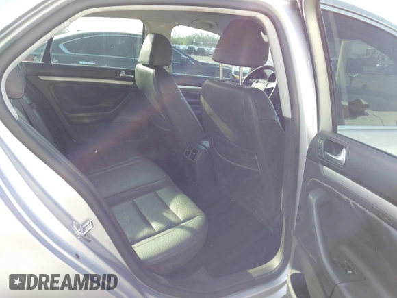 2007 Volkswagen Jetta Wolfsburg Edition с VIN 3VWEF71K67M081314, выставлен на аукционе IAAI как лот 42366194 с пробегом 129 126 миль миль и . История ставок и продаж доступна на DreamBid. Изображение 8.