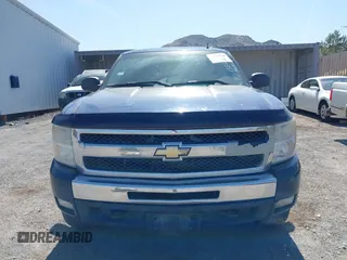 2011 Chevrolet Silverado 1500 LT with VIN 1GCPKSE34BF135232, listed as a IAAI auction lot 41985738 with 260,073 mi miles. Bid and sale history available at carsss.com. Image 6.