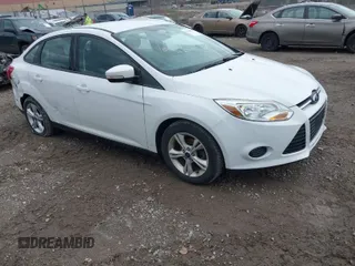 2014 Ford Focus SE with VIN 1FADP3F29EL424571, listed as a IAAI auction lot 41951096 with 88,486 mi miles. Bid and sale history available at carsss.com. Image 1.
