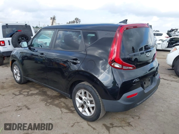 2021 Kia Soul S with VIN KNDJ23AU7M7126130, listed as a IAAI auction lot 42118112 with 21,773 mi miles and . Bid and sale history available at DreamBid. Image 3.