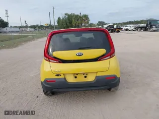 2020 Kia Soul S with VIN KNDJ23AU2L7106835, listed as a IAAI auction lot 40900143 with 61,570 mi miles. Bid and sale history available at carsss.com. Image 17.