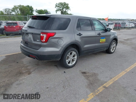 2017 Ford Police Interceptor Utility z VIN 1FM5K8ARXHGD26446, wystawiony jako IAAI lot #42779736 z przebiegiem 133 865 mil mil oraz . Historia ofert i sprzedaży dostępna na DreamBid. Obrazek 4.