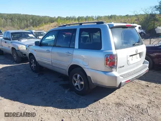 2008 Honda Pilot SE with VIN 5FNYF28388B027391, listed as a IAAI auction lot 41861572 with 183,714 mi miles. Bid and sale history available at carsss.com. Image 3.