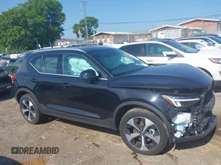 2025 Volvo XC40 Core Bright Theme with VIN YV4L12UJ0S2507803, listed as a IAAI auction lot 42551329 with 6,066 mi miles and . Bid and sale history available at DreamBid. Image 13.