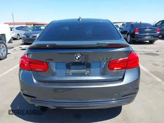 2016 BMW 3 Series 328i xDrive z VIN WBA8E3G53GNU05321, wystawiony jako IAAI lot #42036074 z przebiegiem 79 319 mil mil oraz . Historia ofert i sprzedaży dostępna na DreamBid. Obrazek 16.