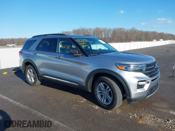 2022 Ford Explorer XLT with VIN 1FMSK8DH2NGA63497, listed as a IAAI auction lot 41866580 with 54,616 mi miles. Bid and sale history available at carsss.com. Image 1.