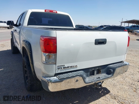 2011 Toyota Tundra z VIN 5TFRM5F1XBX028424, wystawiony jako IAAI lot #42138712 z przebiegiem 182 376 mil mil oraz . Historia ofert i sprzedaży dostępna na DreamBid. Obrazek 3.