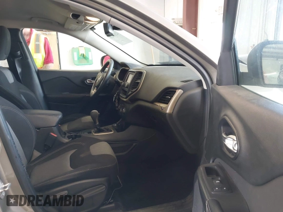 2017 Jeep Cherokee Sport with VIN 1C4PJMAB2HW537884, listed as a IAAI auction lot 42415829 with 89,451 mi miles and . Bid and sale history available at DreamBid. Image 5.