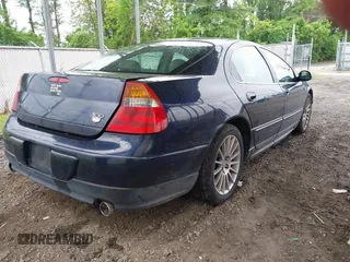 2002 Chrysler 300M M z VIN 2C3AE76K52H311224, wystawiony jako IAAI lot #42219634 z przebiegiem 172 884 mil mil oraz . Historia ofert i sprzedaży dostępna na DreamBid. Obrazek 4.