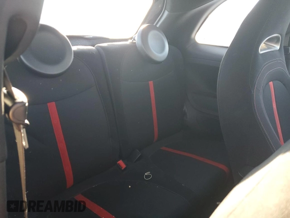 2017 FIAT 500 Abarth z VIN 3C3CFFFH3HT522586, wystawiony jako Copart lot #83352004 z przebiegiem 80 600 mil mil oraz Szkoda całkowita • Salvage title. Historia ofert i sprzedaży dostępna na DreamBid. Obrazek 10.