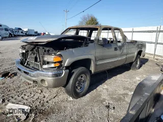 2003 GMC Sierra 2500HD SLE z VIN 1GTHK29U33E101443, wystawiony jako Copart lot #43311685 z przebiegiem Nie podano mil oraz Nie do naprawy • Non repairable. Historia ofert i sprzedaży dostępna na DreamBid. Obrazek 1.
