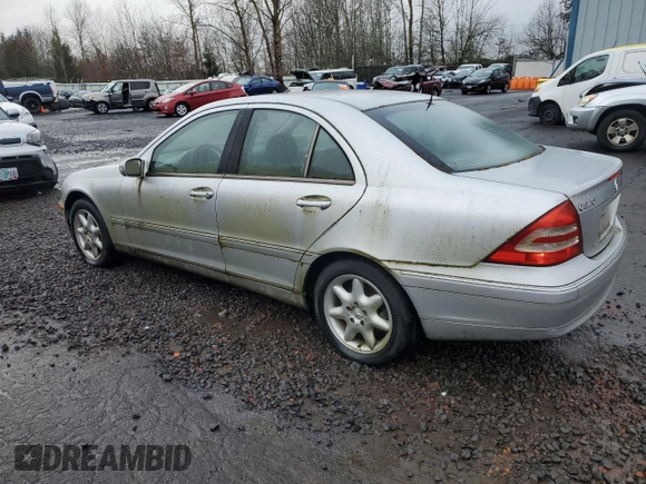 2001 Mercedes-Benz C 320 with VIN WDBRF64J01F089691, listed as a Copart auction lot 60071575 with 152,846 mi miles and Salvage title. Bid and sale history available at DreamBid. Image 2.