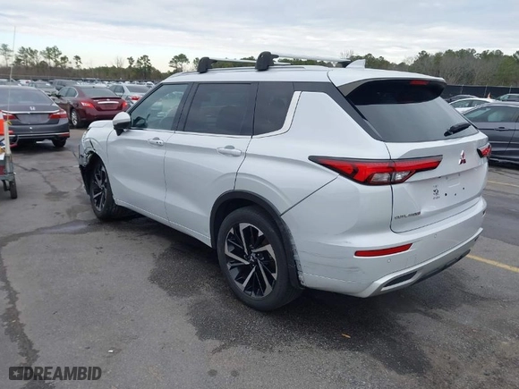 2022 Mitsubishi Outlander SEL with VIN JA4J3VA80NZ070284, listed as a IAAI auction lot 41295344 with 89,985 mi miles. Bid and sale history available at carsss.com. Image 3.