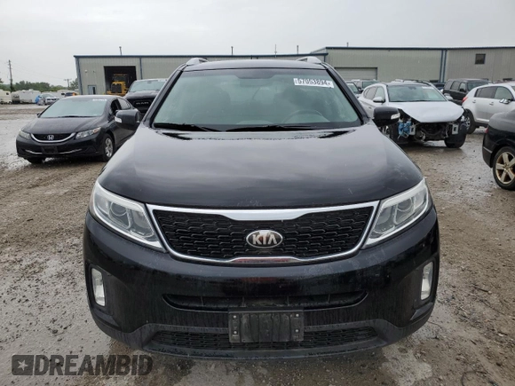 2014 Kia Sorento LX with VIN 5XYKTCA69EG434214, listed as a Copart auction lot 57053894 with 157,957 mi miles and Clean Title. Bid and sale history available at carsss.com. Image 5.
