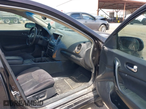 2011 Nissan Maxima SV with VIN 1N4AA5AP5BC841586, listed as a IAAI auction lot 42162383 with 412,977 mi miles and . Bid and sale history available at DreamBid. Image 5.