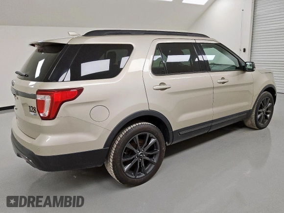2017 Ford Explorer XLT with VIN 1FM5K8DH1HGD65221, listed as a Copart auction lot 59336125 with 170,977 mi miles and Clean title. Bid and sale history available at DreamBid. Image 3.