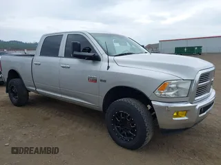 2011 Ram 2500 ST z VIN 3D7TT2CTXBG575197, wystawiony jako IAAI lot #42781783 z przebiegiem 180 875 mil mil oraz . Historia ofert i sprzedaży dostępna na DreamBid. Obrazek 1.