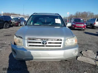 2005 Toyota Highlander with VIN JTEDP21A650062604, listed as a IAAI auction lot 40996702 with 193,651 mi miles. Bid and sale history available at carsss.com. Image 12.