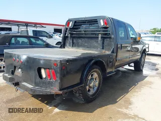 2015 Ford F-250 Lariat z VIN 1FT7W2BT8FED53078, wystawiony jako IAAI lot #41957641 z przebiegiem 305 396 mil mil oraz . Historia ofert i sprzedaży dostępna na DreamBid. Obrazek 4.