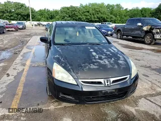 2006 Honda Accord LX SE z VIN 1HGCM55396A164885, wystawiony jako Copart lot #54504984 z przebiegiem 296 276 mil mil oraz Nie do naprawy • Non repairable. Historia ofert i sprzedaży dostępna na DreamBid. Obrazek 11.