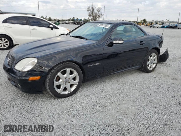 2002 Mercedes-Benz SLK-Class 2.3L Kompressor with VIN WDBKK49F82F266706, listed as a Copart auction lot 43707845 with 53,334 mi miles and Salvage Title. Bid and sale history available at carsss.com. Image 1.