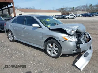 2008 Toyota Camry LE z VIN 4T1BE46K98U764634, wystawiony jako IAAI lot #39122102 z przebiegiem 143 861 mil mil oraz . Historia ofert i sprzedaży dostępna na DreamBid. Obrazek 1.