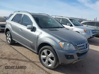 2011 Mercedes-Benz M ML 350 BlueTEC with VIN 4JGBB2FB9BA686328, listed as a IAAI auction lot 41239248 with 196,686 mi miles. Bid and sale history available at carsss.com. Image 1.