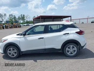 2022 Nissan Kicks S z VIN 3N1CP5BV3NL503498, wystawiony jako IAAI lot #42203907 z przebiegiem 30 139 mil mil oraz . Historia ofert i sprzedaży dostępna na DreamBid. Obrazek 14.
