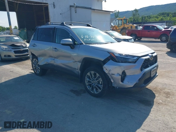 2024 Toyota RAV4 XLE Premium z VIN 2T3A1RFV2RC461798, wystawiony jako IAAI lot #42556671 z przebiegiem 14 319 mil mil oraz . Historia ofert i sprzedaży dostępna na DreamBid. Obrazek 1.