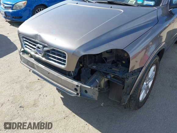 2010 Volvo XC90 I6 with VIN YV4982CZXA1561577, listed as a IAAI auction lot 41958498 with 97,376 mi miles. Bid and sale history available at carsss.com. Image 6.